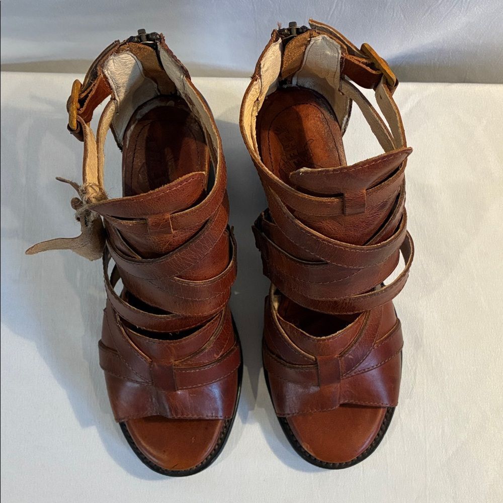 NWT Freebird by Steven Claw strappy block heel distressed brown leather sandals - Picture 14 of 15
